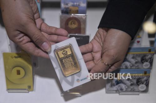 Harga 3 Jenama Emas di Pegadaian Kompak Turun Hari Ini