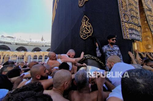 Perjalanan Penuh Liku ke Masjidil Haram