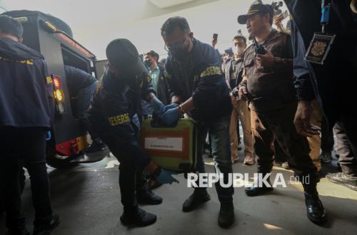 Klaim Don Ritto: Uang dan Emas di Rumah Eks Jampidsus untuk Danai Santri Papua