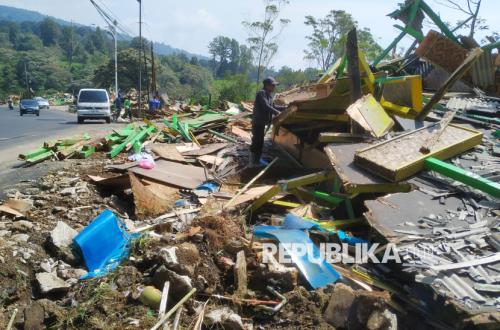 Pemprov Jabar Terus Tertibkan Bangunan Liar di Jalur Wisata Ciater Subang-Bandung