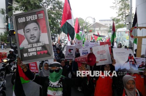 Aksi Bela Palestina di Bandung Serukan Pembebasan Relawan dan Jurnalis RI yang Diculik Israel