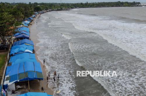 BMKG Ingatkan Pemudik Waspadai Gelombang Laut Hingga 4 Meter