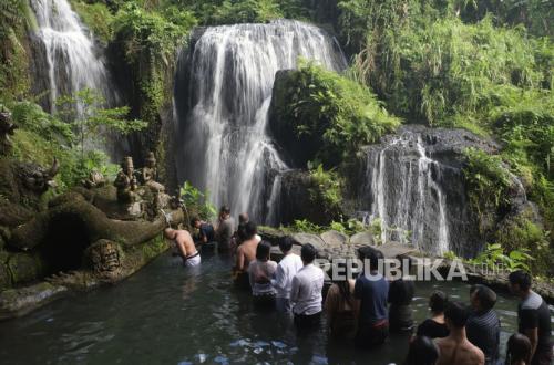 Bolehkah Umat Islam Ikut Melukat di Bali? Ini Kata MUI