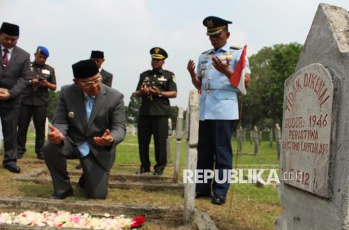Peringati Peristiwa Bandung Lautan Api, Pemkot Bandung Gelar Ziarah ke Makam Pahlawan