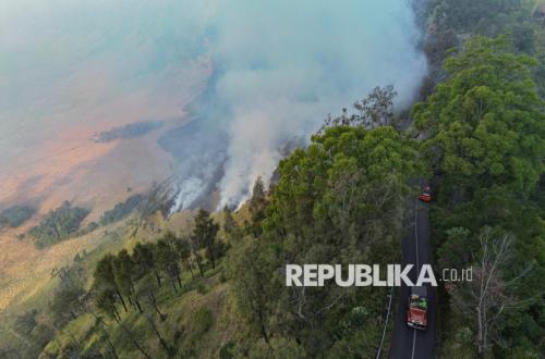 Karhutla Melanda TNBTS, Sejumlah Jalur Wisata Bromo Ditutup Sementara