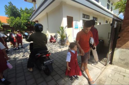 BKKBN Bali: Gerakan Ayah Antar Anak Sekolah Selaras Budaya dan Peran Pria