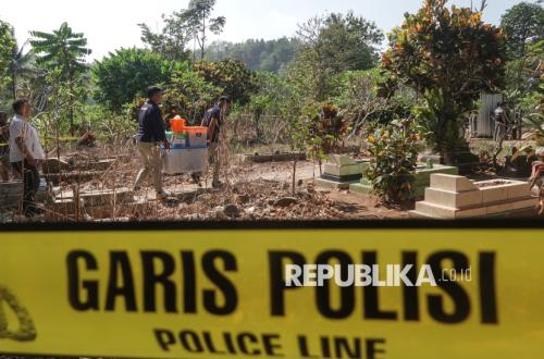 Tim Dokter Forensik: Tak Tanda Kekerasan pada Jasad Luar Sutrimo