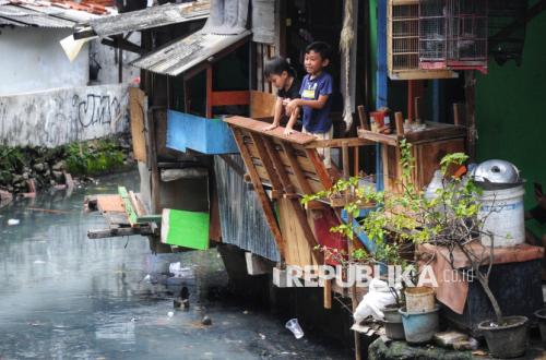 Jalan Kolaboratif Menahan Laju Kemiskinan di Tengah Badai Ekonomi