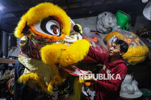 Jelang Perayaan Imlek, Perajin Barongsai dan Liong Kebanjiran Pesanan