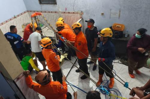 Remaja di Ponorogo Berhasil Dievakuasi dari Sumur 25 Meter