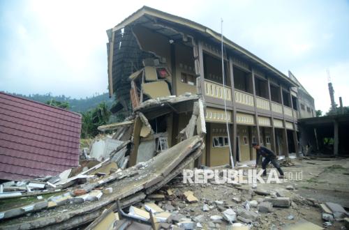 Ratusan Rumah di Tegal Rusak Akibat Bencana Tanah Bergerak