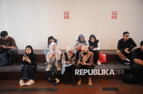 Tren Polyworking Meningkat: Gaya Hidup Anak Muda atau Tanda Gaji Utama Nggak Cukup?