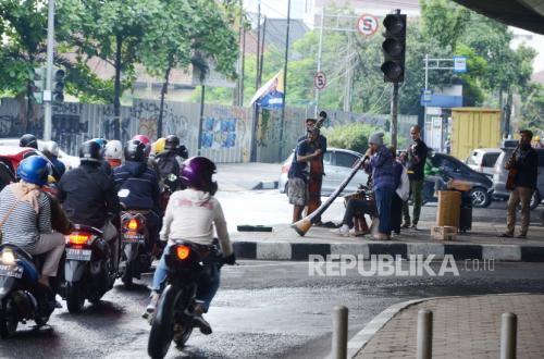 Sejumlah Lampu Lalu Lintas di Bandung Mati Imbas Listrik PLN Padam