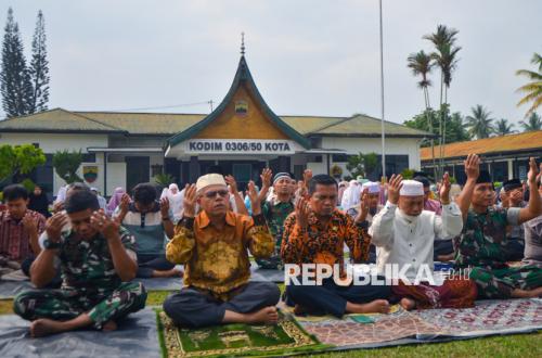 DMI Serukan Shalat Istisqa Sebagai Ikhtiar Hadapi Kekeringan dan Karhutla