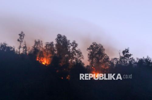 Karhutla Gunung Ijen Meluas, Pemadaman Terkendala Medan Terjal