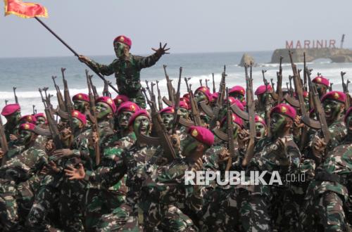 947 Siswa Dikko Marinir Jalani Upacara Pembaretan di Pantai Baruna