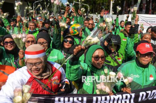 Potongan Ojol Bukan Akar Masalah, tapi Pemerintah yang tak Cakap Sediakan Lapangan Kerja