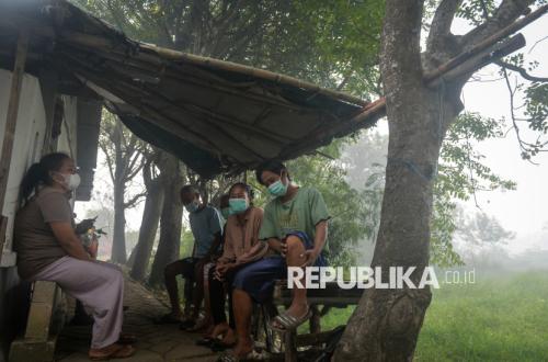 Asap Kebakaran TPA Jatiwaringin Selimuti Permukiman Warga, Kualitas Udara Masuk Kategori Berbahaya
