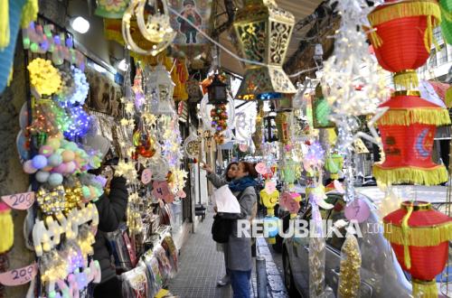 Seluk Beluk Ramadhan: Puasa, Lailatul Qadar Hingga Zakat Fitrah