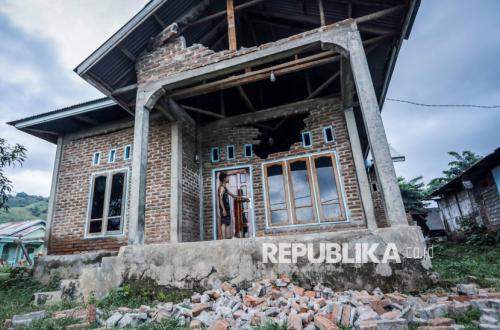 BMKG: Gempa Magnitudo 5,2 di Flores pada Sabtu Pagi tak Berpotensi Tsunami
