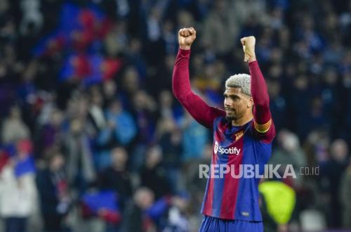 Liverpool Pinjam Ronald Araujo dari Barcelona, Siapkan Opsi Permanen Rp 1,13 Triliun