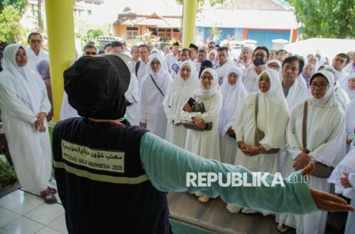 Dua Pasutri Calhaj Asal Cimahi Tunda Naik Haji Jalur Reguler, Ini Alasannya