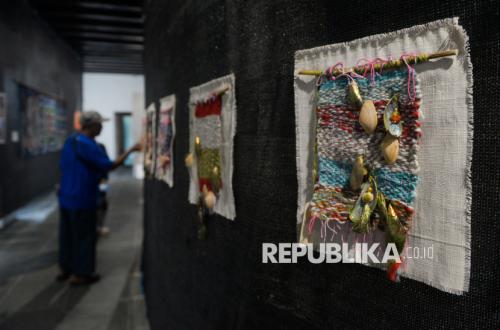 Menyimak Cerita Perempuan Pesisir di Pameran Suara dari Muara