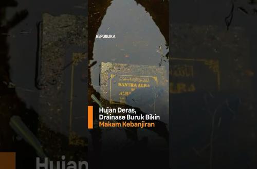 Makam di TPU Semper Jakarta Utara Tetap Ramai Peziarah meski Banjir
