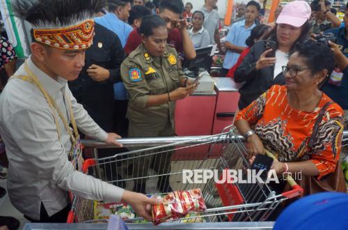 Blusukan di Pasar Ikan Klademak Sorong, Wapres Gibran Singgung Pemberdayaan Nelayan