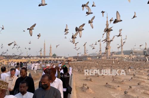 Berziarah ke Baqi