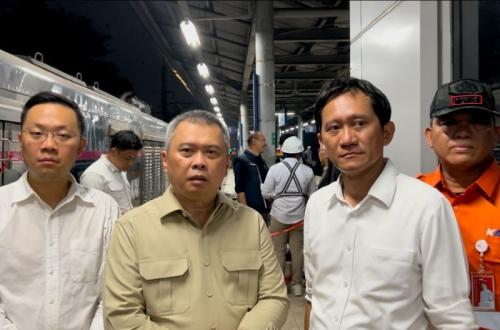 Menhub dan Dirut KAI Kawal Evakuasi Kecelakaan Kereta di Bekasi Timur