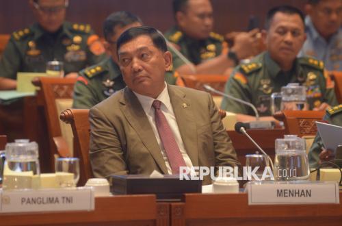 Kepada Komisi I DPR, Menhan Bantah Beri Izin AS Melintasi Udara RI