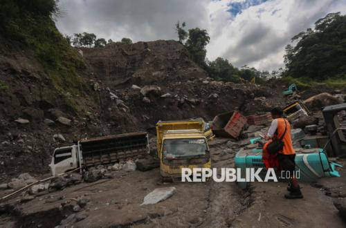 Banjir Lahar Dingin Gunung Merapi Terjang Sungai Senowo Magelang, 3 Orang Meninggal