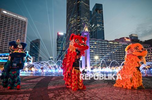 Meriahnya Festival Imlek di Bundaran HI Jakarta, Ada Barongsai hingga Lampion Hias