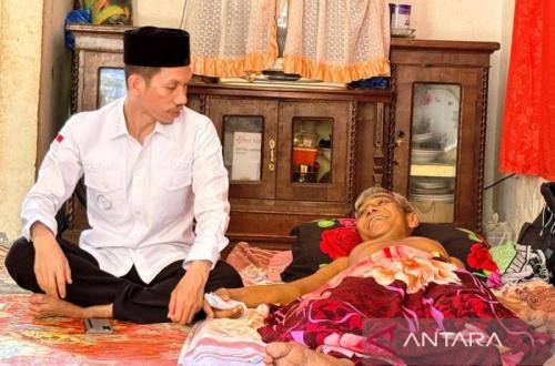 Bupati Aceh Barat Santuni Mantan Kombatan GAM yang Sakit