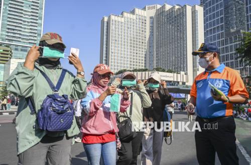Abu Anak Krakatau Ganggu Warga Jakarta, Masker Dibagikan di 44 Kelurahan