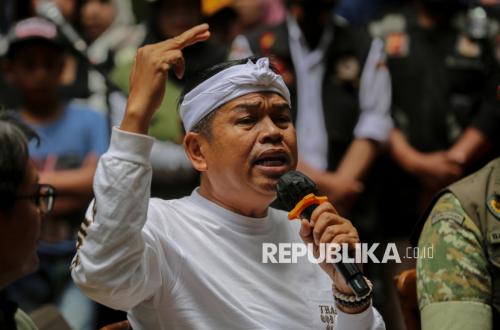 Sudah Ada 100 Mobil Cor, Tahun Depan KDM Tambah 500 Unit untuk Bangun Jalan Desa