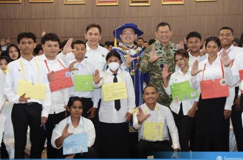 Bupati Lamsel Ajak Mahasiswa Baru UIM Kenali Potensi Diri