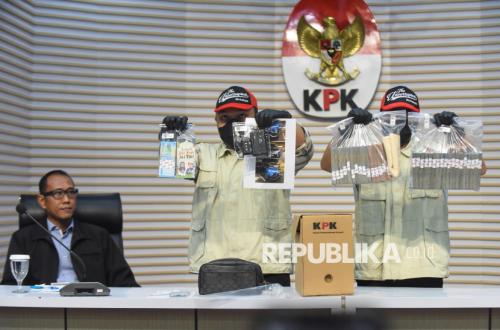 KPK Tahan Dua Tersangka Kasus Suap Audit BPK di Muara Enim, Sita Uang Rp200 Juta