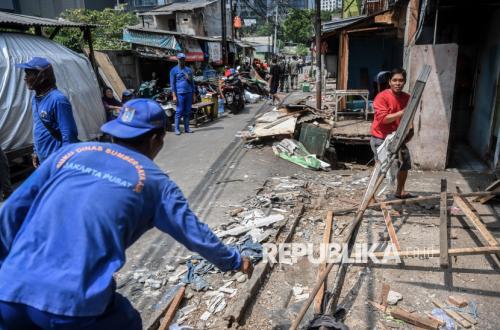 Bangunan Ditertibkan, Pemkot Jakpus Janjikan Pembinaan Usaha bagi Warga Terdampak