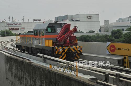 PT Jakpro Mulai Uji Coba Sistem Perkeretaapian LRT Jakarta