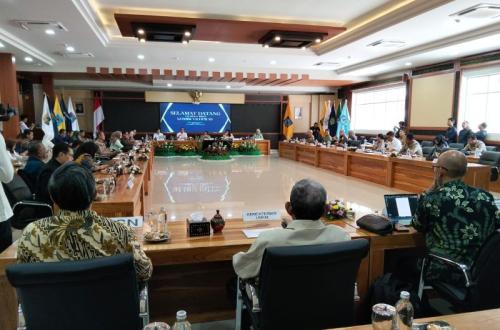 DPR Dorong Generasi Muda NTB Manfaatkan Peluang Ekonomi Kreatif Lewat Konten Kreator