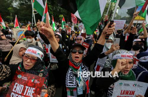 Seruan Palestina Merdeka Bergema di Depan Kedubes AS Jakarta