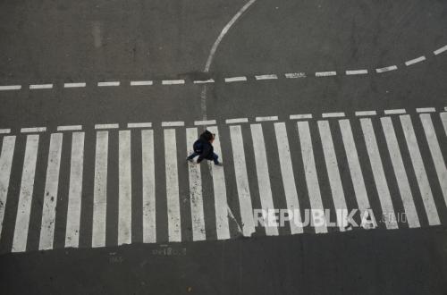 Warga Inisiatif Buat Zebra Cross di Tebet, Dinas Bina Marga Merespons