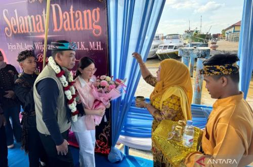 Kapolda Kaltara Irjen Agus Wijayanto Tiba, Disambut Prosesi Adat Bulungan