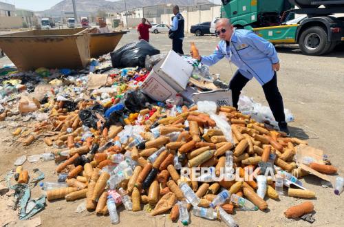 Jamaah dari Madinah Segera Pulang, PPIH Minta Air Zamzam tak Dimasukkan ke Koper bagasi