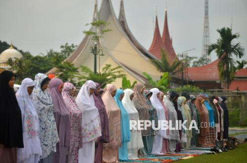 Warga Palu Gelar Sholat Istisqa di Tengah Kemarau dan Ancaman Kekeringan