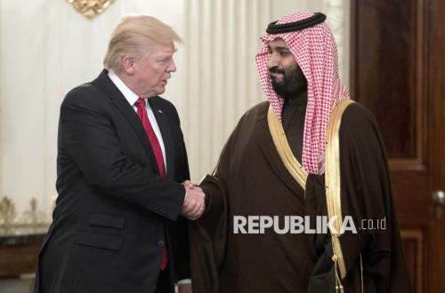 Laporan NYT: Pangeran MBS Bisiki Trump untuk Terus Serang Iran