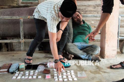 Operasi Narkoba di Tiga Daerah, Polisi Sita Sabu dan Amankan Puluhan Orang