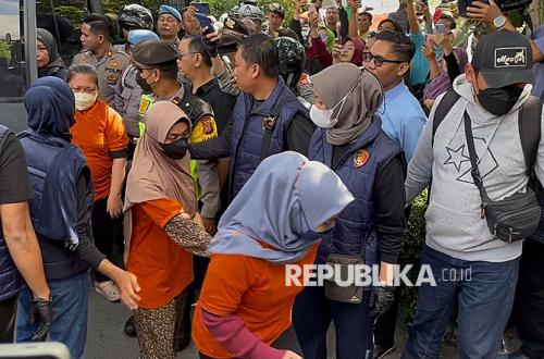 13 Tersangka Dihadirkan dalam Rekonstruksi Kasus Kekerasan Anak di Daycare Little Aresha